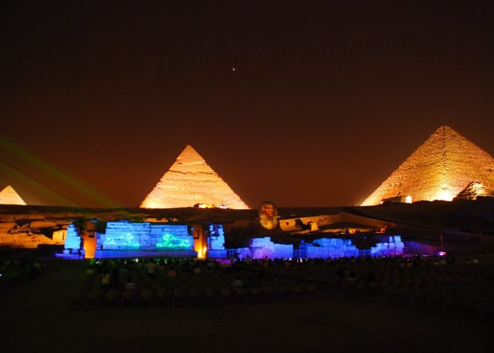Un Grande Scatto Dello Spettacolo Di Suoni E Luci Alle Piramidi Di Giza