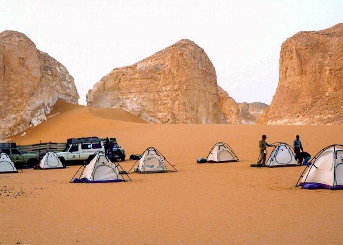 Una Foto Di Campeggio Nelloasi Di Bahariya