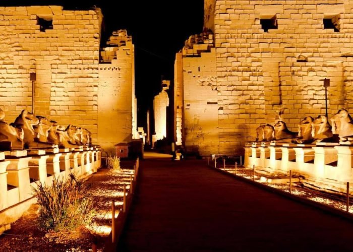 Vedute Fantastiche Dellingresso Al Templo Di Karnak Dallo Spettacolo Luce E Suono